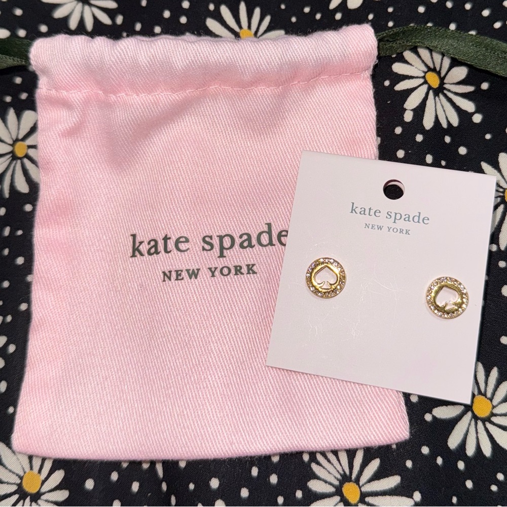 kate spade - Spot The Spade Pave Halo Spade Studs